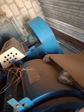 બજાજ થેસર