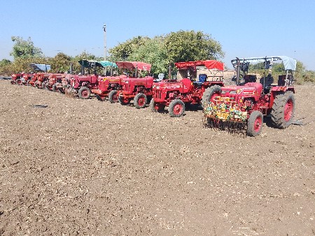 ટ્રેક્ટર વેચવાનું છે 275