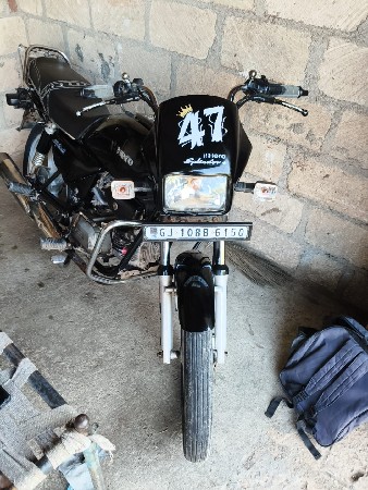 ટુવીલ વેચવાનું છે splendor ટુ વ્હી