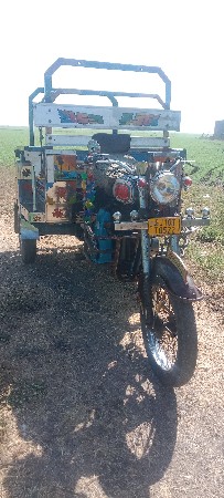 રીક્ષા ચિરાગ ની કપની