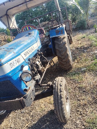 ટ્રેક્ટર વેચવાનું છે