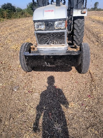 ટ્રેક્ટર આઇશર 380