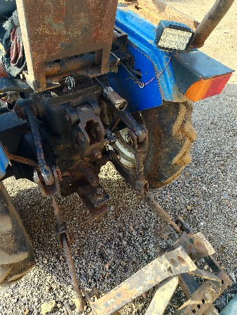 ડિ કે ચેમ્પિયન વેચવાનું છે.