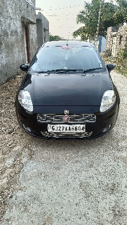 ફિયાટ પુનટો કાર વેચવાની છે