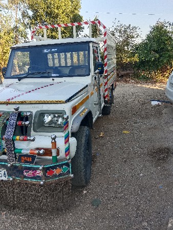 બોલેરો પીકપ વેચવાનો છે