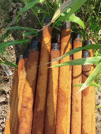 બોર ની લોખંડ ની લાઈન સુરીયા