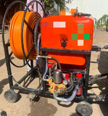 ખેત ઓજાર બનાવનાર