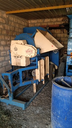 બજાજ નું થ્રેસર વેચવાનું છે