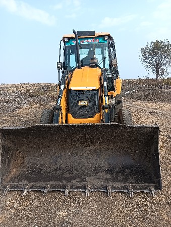 JCB વેચવાનું છે.