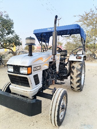 ટ્રેક્ટર વેચવાનું છે