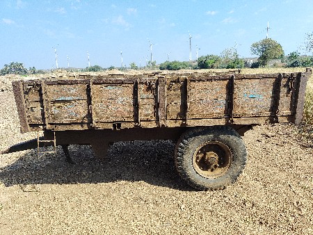 ટેલર વેચવાનું છે