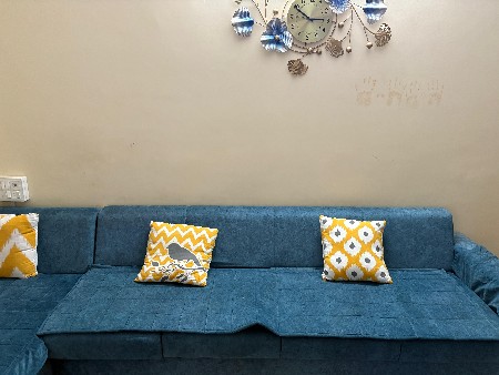 Sofa 8 ft brand new condition