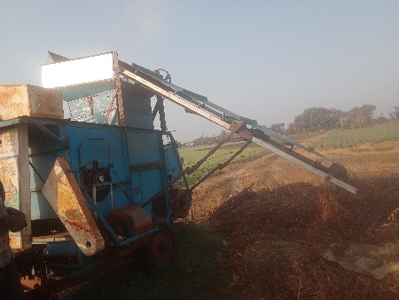 થ્રેશર યોગી નું પટ્ટા વારૂ