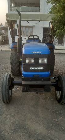 ટેકટર વેચવાનુ છે.