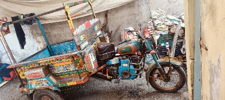 છકડો રીક્ષા વેચવાની છે
