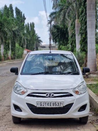 Hyundai i10 magna petrol-cng