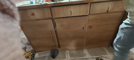 2ઘોડાને 1ટેબલ che