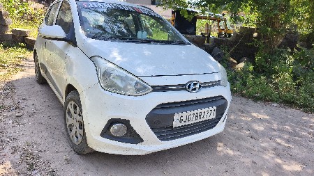 કાર વેચવાની છે હોન્ડાઈ i10 grand