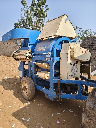 બજાજ થ્રેશર વેચવા નું છે