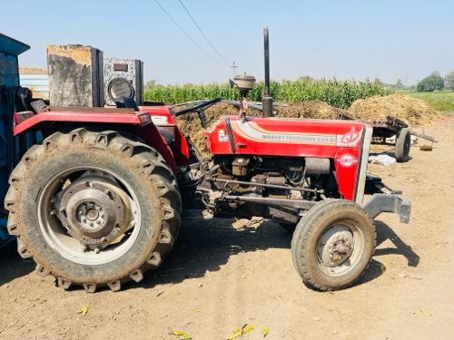 ટ્રેક્ટર વેચવાનું છે