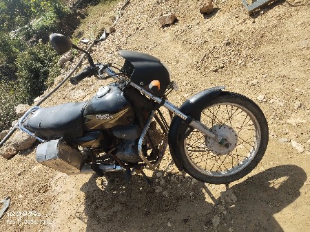 મોટર સાયકલ વેચવાની છે