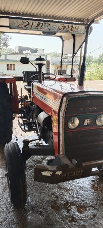 ટ્રેક્ટર વેચવાનું છે