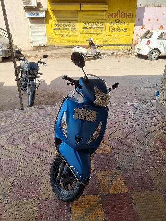 ટુ વ્હીલર વેચવાની છે.