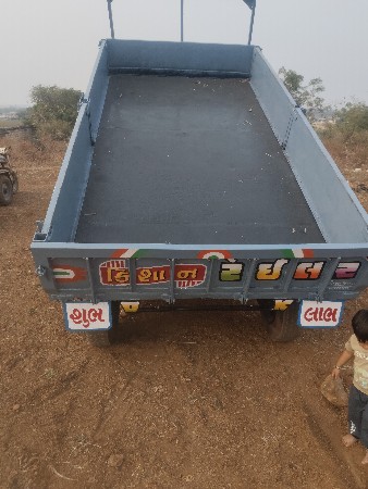 આ ટોલી વેચવાનું છે