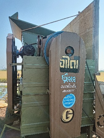 આતુભાઈ લાઙુમોર મો..૯૭૨૩૯.૪૮૦૨૮