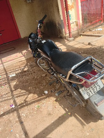 Splendor Plus બાઈક વેચવાનું છે.