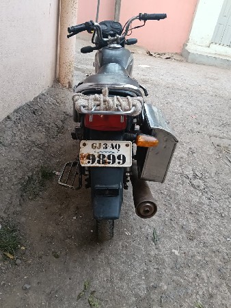 CD DOWN મોટરસાયકલ વેચવા ની છે