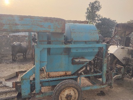 ફુકની વેચવાની છે.