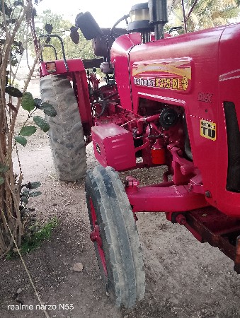 Mahindra 275