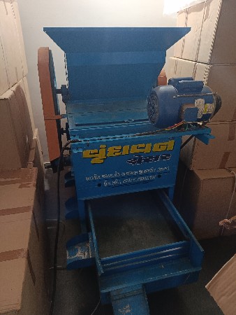 મગફળી ફોલવાનું મસીન thrasher