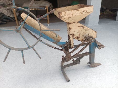 વેચવાની છે