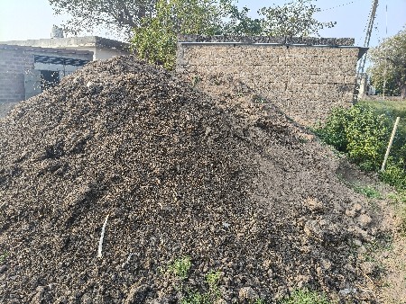 છાણીયું ખાતર વેચવાનુ છે