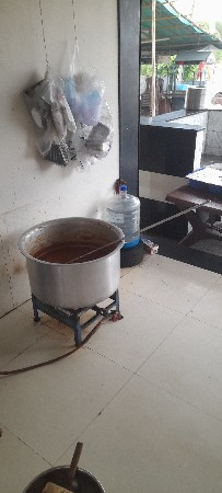 ચાલુ હોટલ આપવાની છે 3 દુકાન