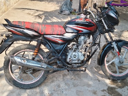 ડિસ્કવર ગાડી વેચવાની છે.