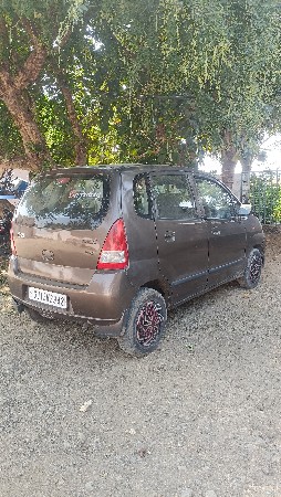 ફોર વ્હીલ-કાર વેચવાની છે