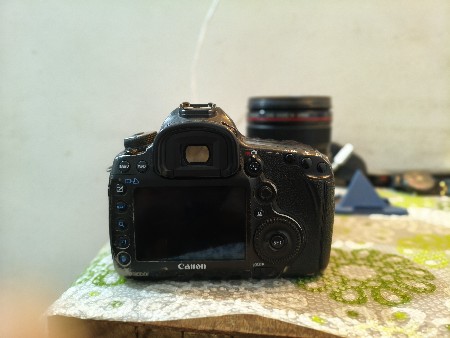 Canon 5D Mark 3  + 50MM