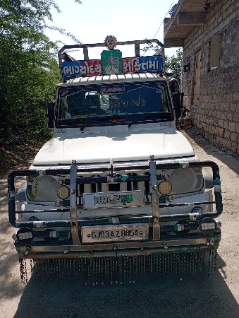 બોલેરો પીકઅપ વેચવાનું છે