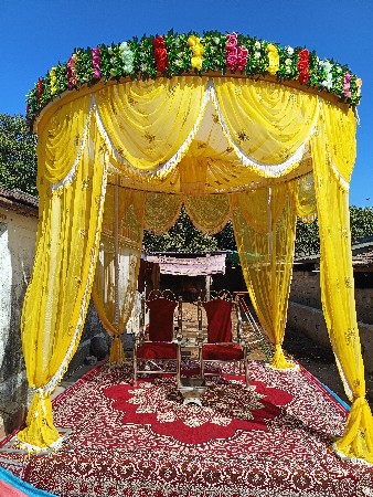 મંડપ સર્વિસ વેચવાની છે