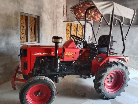 યુવરાજ ટ્રેક્ટર 215