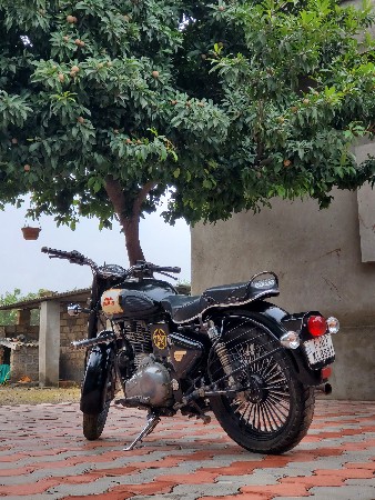 બુલેટ વેચવાનું છે