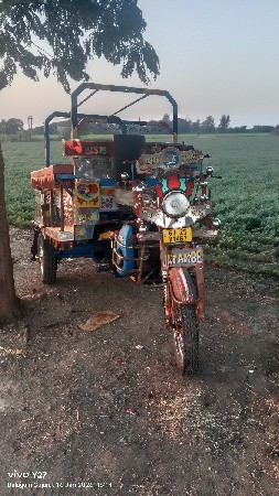 જય અંબે રીક્ષા વેચવાની છે