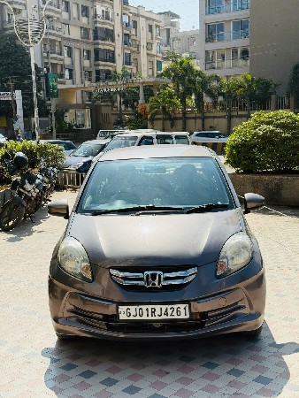 ફોરવીલ કાર વેચવાની છે