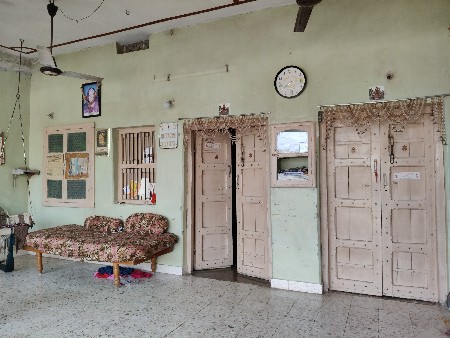 મકાન વેચવા નું છે