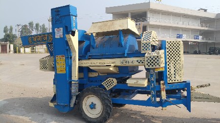 બજાજ  વેચવાનું છે