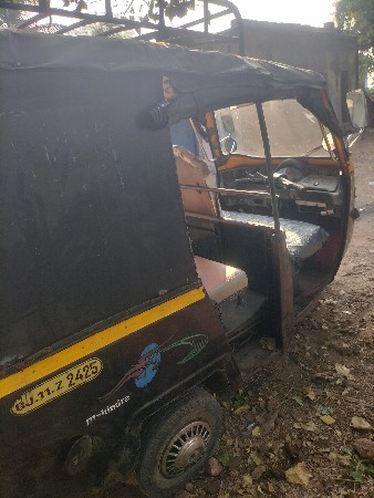 રીક્ષા વેચવાની છે