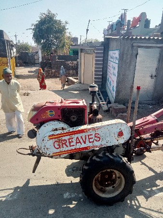 બીસુબીસુ શીગડા વાળુ ટેકટર